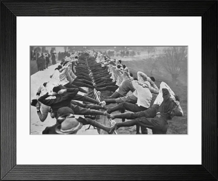 Framed Print : Queen Victoria Rifles training in Hampstead streets, WW1 Framed Print : Queen Victoria Rifles training in Hampstead streets, WW1