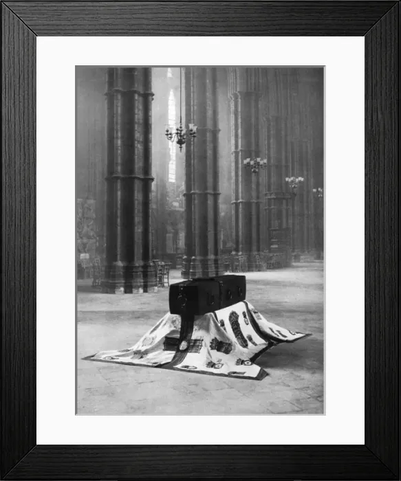 Framed Print : Coffin for tomb of unknown warrior Framed Print : Coffin for tomb of unknown warrior