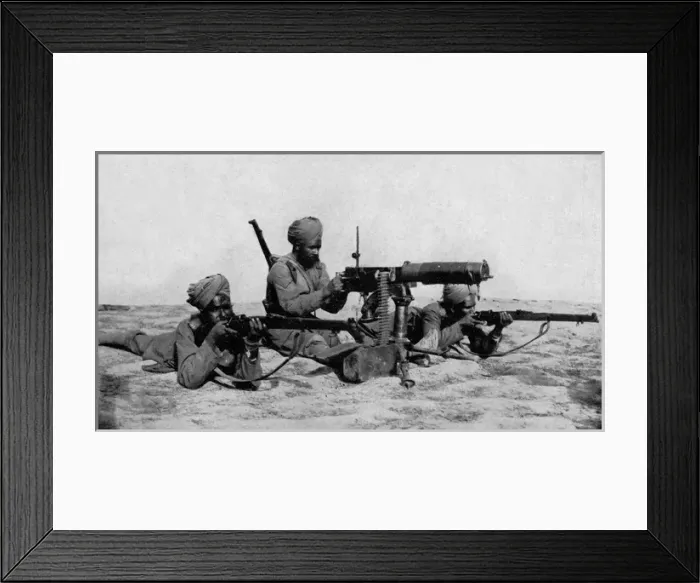 Framed Print : WW1 - Indian maxim section awaiting the enemy, Suez Canal