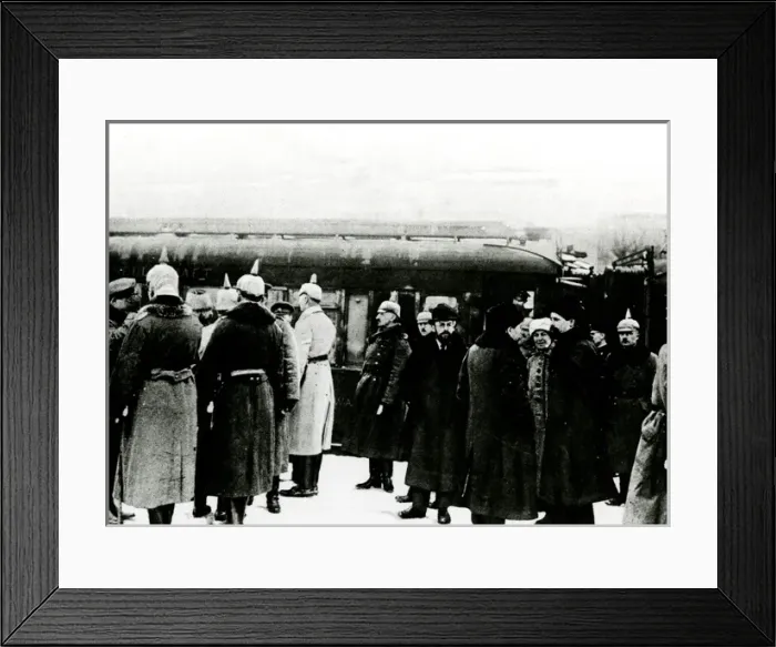 Framed Print : WW1 - Russian-German Negotiations, Brest-Litovks Framed Print : WW1 - Russian-German Negotiations, Brest-Litovks