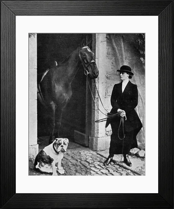 Framed Print : Mrs Lakin as master of Wexford foxhounds during WWI Framed Print : Mrs Lakin as master of Wexford foxhounds during WWI