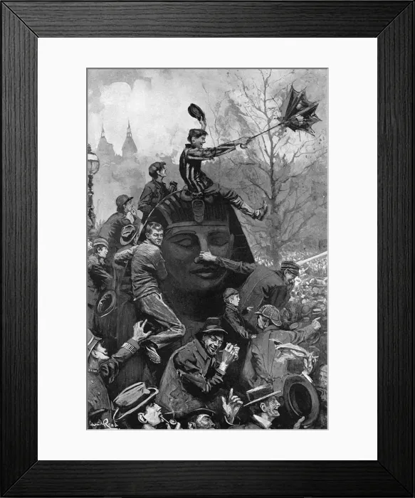 Framed Print : Crowds gather to watch the annual Lord Mayors show, London