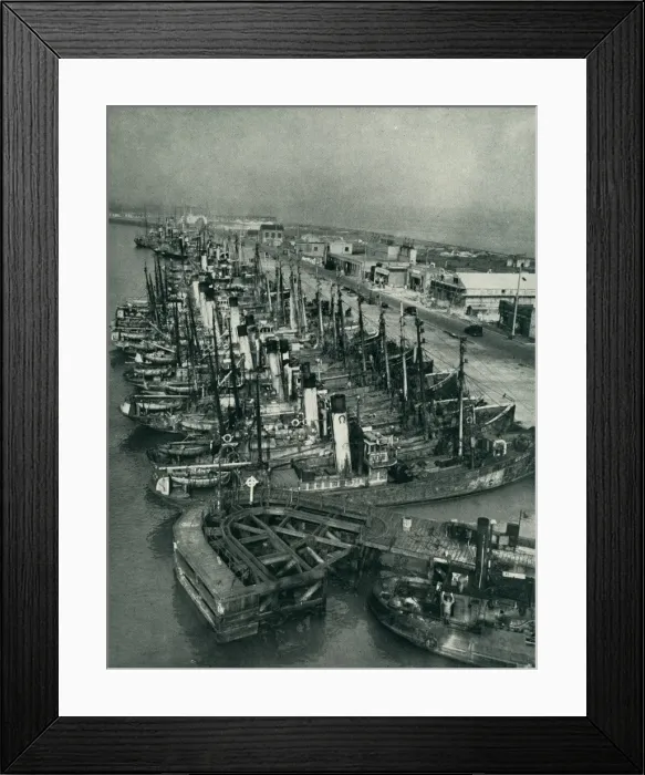 Framed Print : Grimsby Harbour Framed Print : Grimsby Harbour