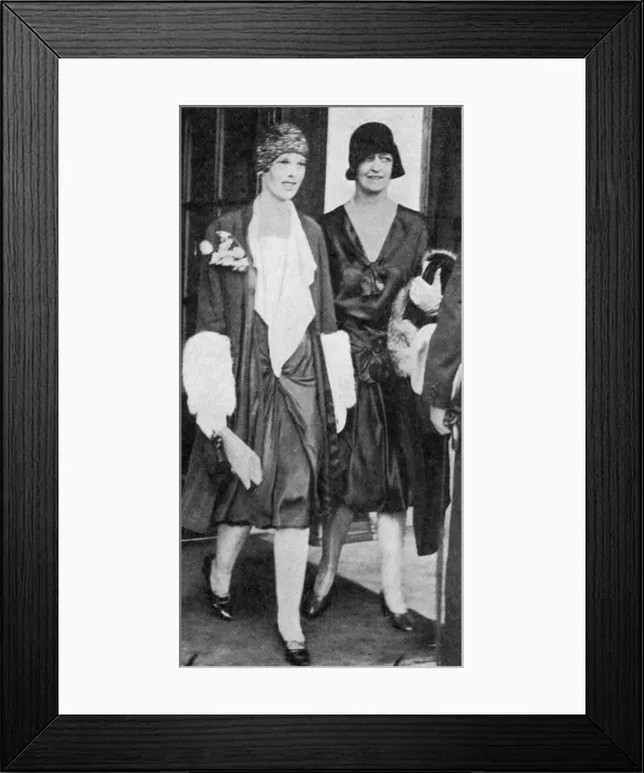 Framed Print : Amelia Earhart and Madame de Landa (Lady Drogheda) Framed Print : Amelia Earhart and Madame de Landa (Lady Drogheda)