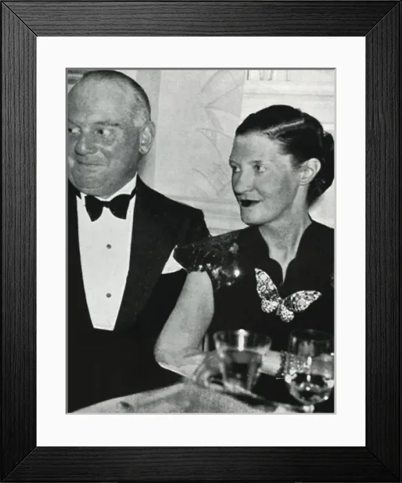 Framed Print : Daisy Fellowes and the Marchese Strozzi Framed Print : Daisy Fellowes and the Marchese Strozzi