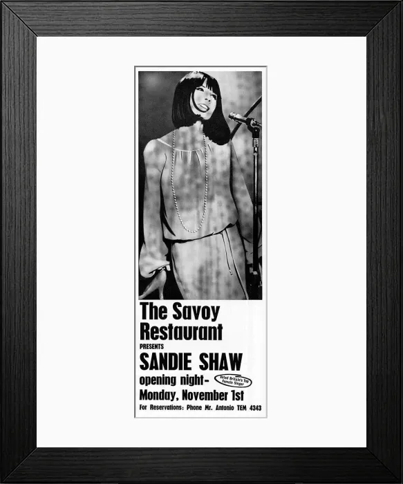 Framed Print : Sandie Shaw performing at the Savoy Restaurant