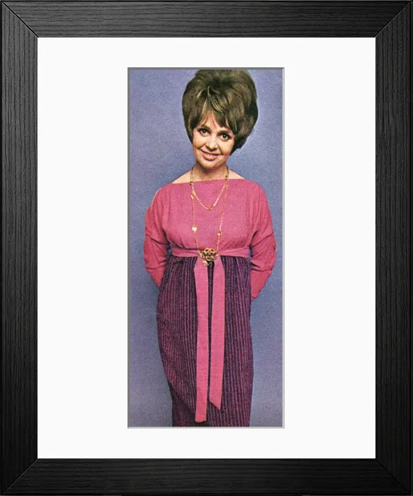Framed Print : What People Are Wearing - Amanda Grinling Framed Print : What People Are Wearing - Amanda Grinling