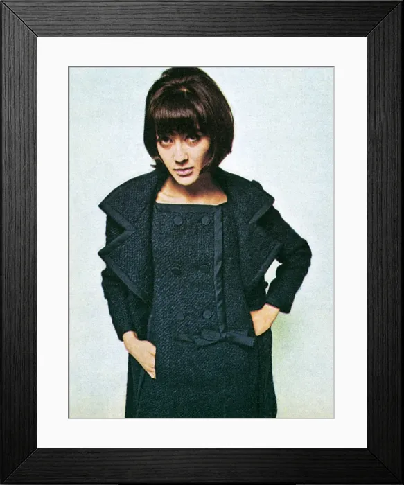 Framed Print : What People Are Wearing - H鬨ne Lang