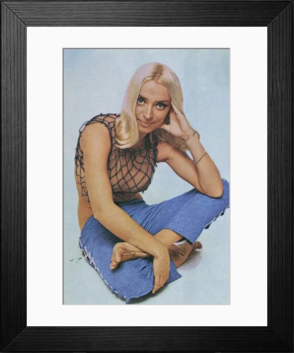 Framed Print : What People Are Wearing - April Olrich
