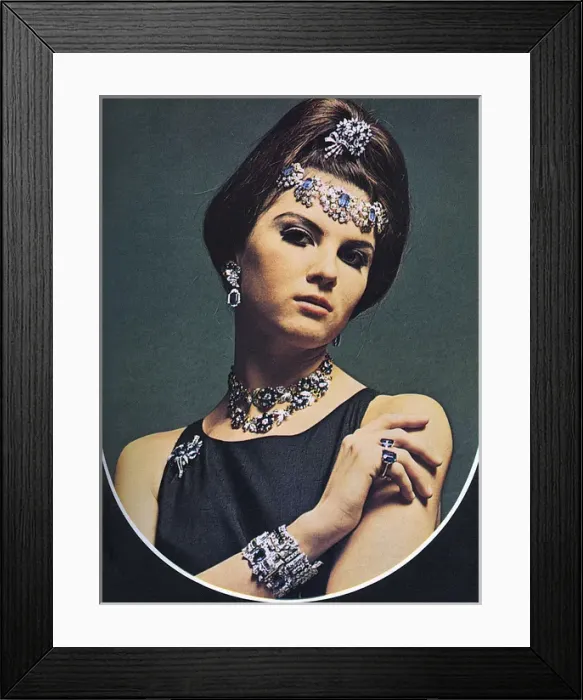 Framed Print : London Life jewels presentation Framed Print : London Life jewels presentation