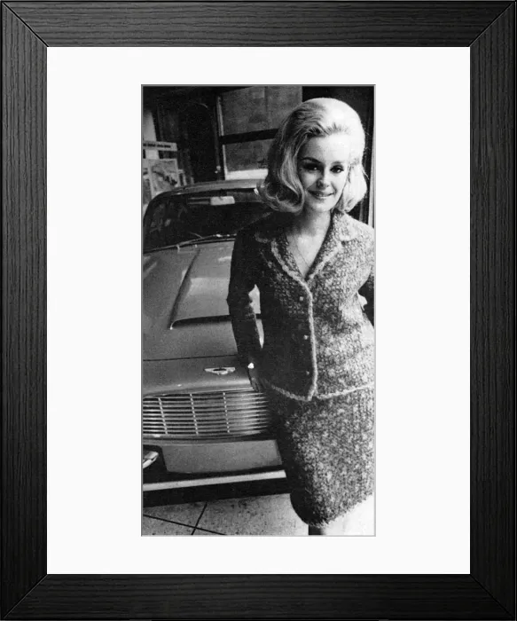 Framed Print : What People Are Wearing - Lesley Langley Framed Print : What People Are Wearing - Lesley Langley