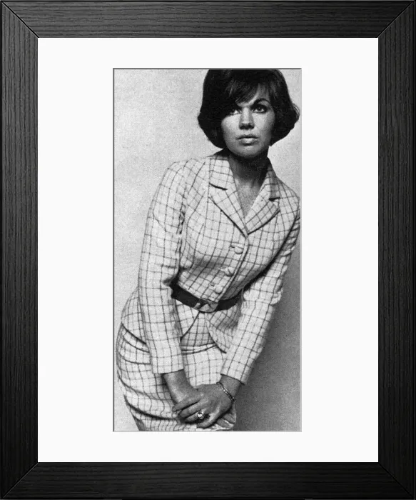 Framed Print : What People Are Wearing - Charmaine Parry Framed Print : What People Are Wearing - Charmaine Parry