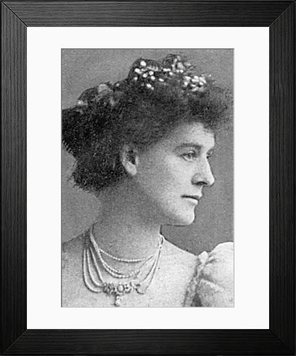 Framed Print : Countess Constance Markievicz (1868 - 1927) Framed Print : Countess Constance Markievicz (1868 - 1927)