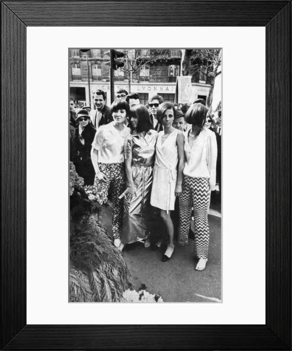 Framed Print : British models bring the London look to Paris, 1966 Framed Print : British models bring the London look to Paris, 1966