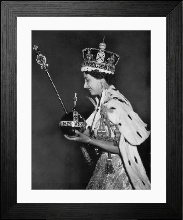 Framed Print : Crowds in the Mall, Coronation day, 1953 Framed Print : Crowds in the Mall, Coronation day, 1953