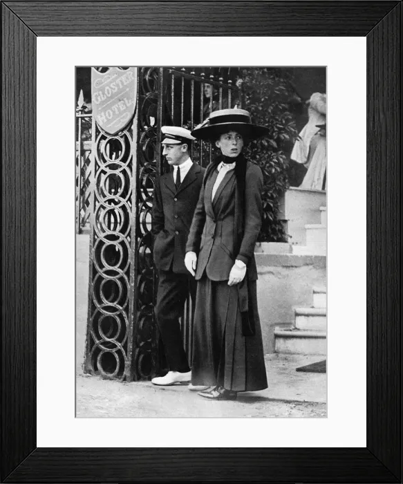 Framed Print : The Earl and Countess of Annesley at Cowes, 1910 Framed Print : The Earl and Countess of Annesley at Cowes, 1910
