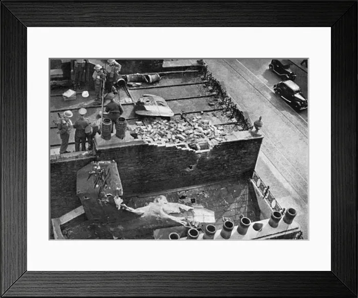 Framed Print : Fragments of a Dornier brought down in Victoria Station Framed Print : Fragments of a Dornier brought down in Victoria Station