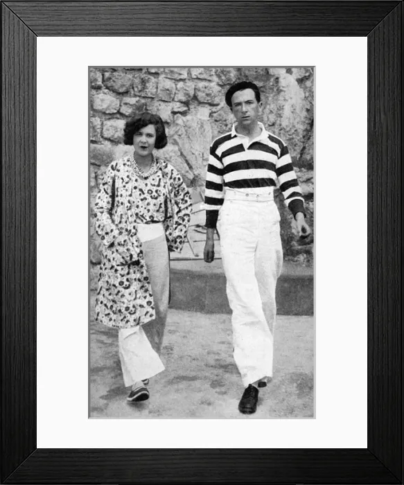 Framed Print : Cecil and Nancy Beaton in Antibes, 1929 Framed Print : Cecil and Nancy Beaton in Antibes, 1929