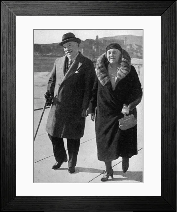 Framed Print : Sir Woodman & Lady Burbridge at Cannes