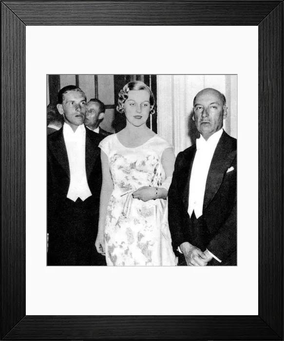 Framed Print : Diana Mitford