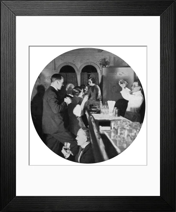 Framed Print : Cocktail bar on board an ocean liner Framed Print : Cocktail bar on board an ocean liner