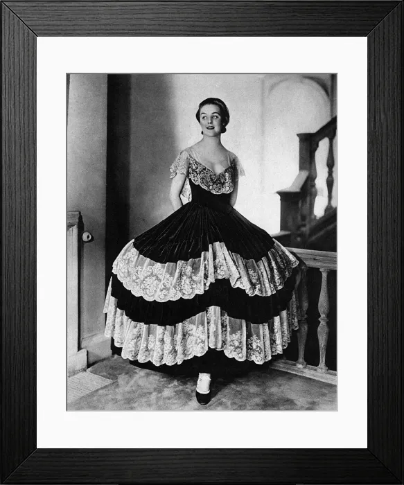 Framed Print : Mrs Bryan Guinness (Diana Mitford) in Mariette crinoline Framed Print : Mrs Bryan Guinness (Diana Mitford) in Mariette crinoline