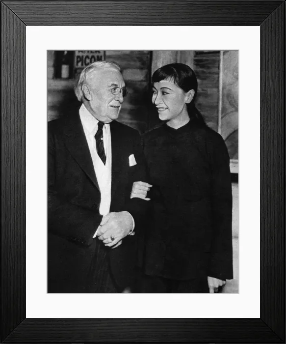 Framed Print : Gordon Selfridge and Anna May Wong Framed Print : Gordon Selfridge and Anna May Wong
