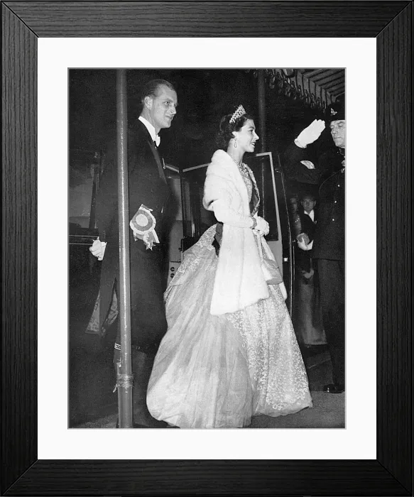 Framed Print : The Queen and Duke of Edinburgh arrive at Ethiopian Embassy