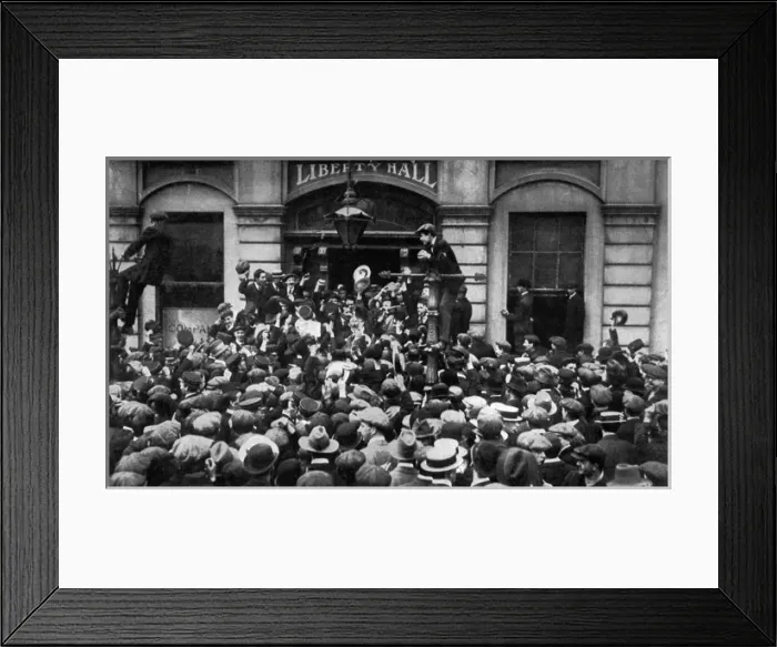 Framed Print : Steps of Liberty Hall, Dublin, tramways strike 1913