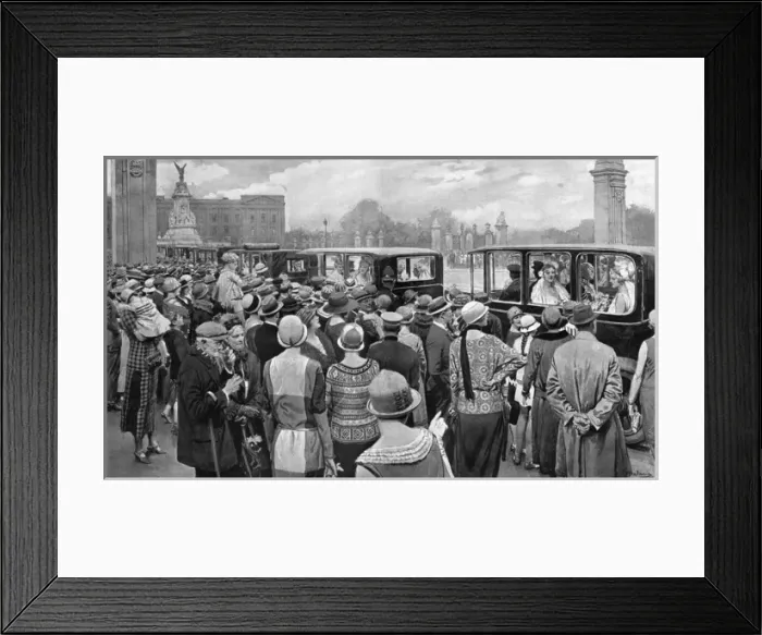 Framed Print : Waiting in a queue for the royal courts by Matania Framed Print : Waiting in a queue for the royal courts by Matania