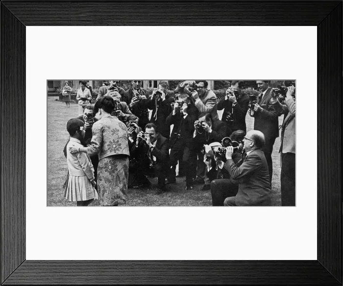 Framed Print : Queen Sirikit of Thailand, Princess Chulabhorn and the press Framed Print : Queen Sirikit of Thailand, Princess Chulabhorn and the press