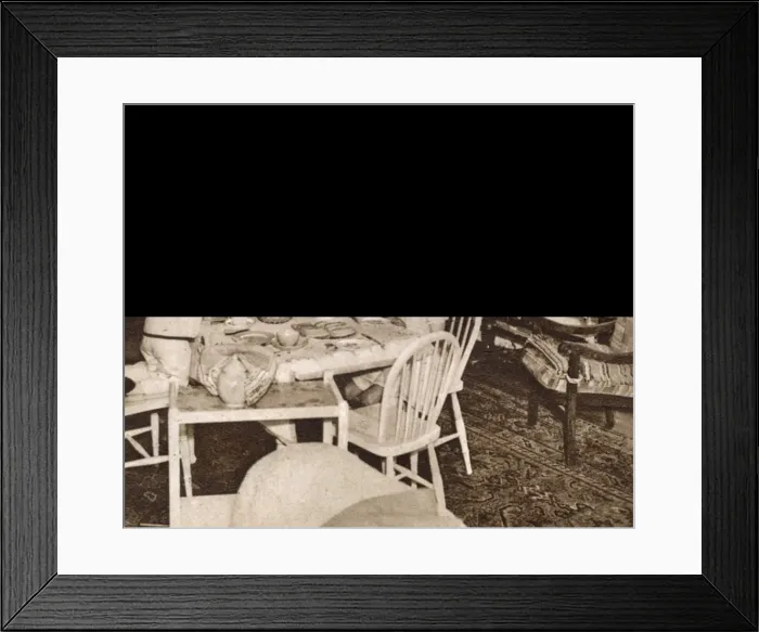Framed Print : Daphne du Maurier and children at Menabilly, 1944 Framed Print : Daphne du Maurier and children at Menabilly, 1944