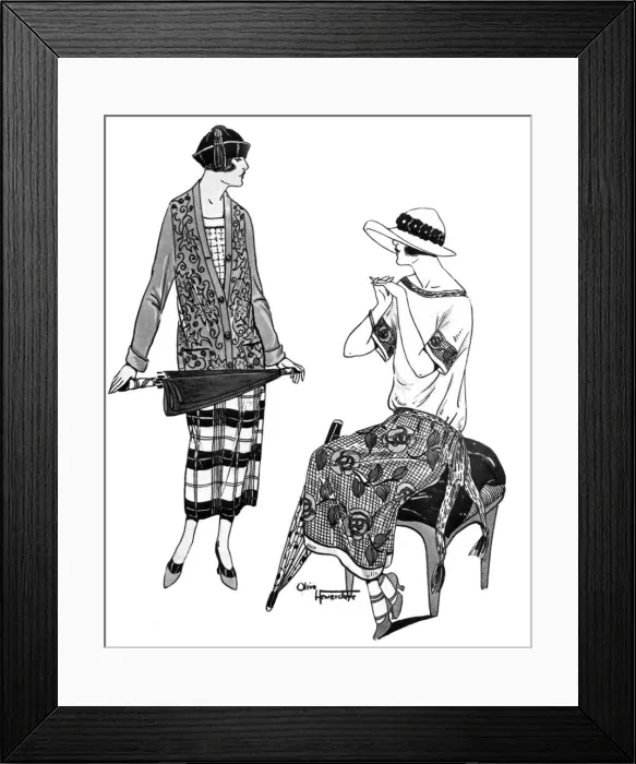 Framed Print : Stylish young ladies talking to each other Framed Print : Stylish young ladies talking to each other