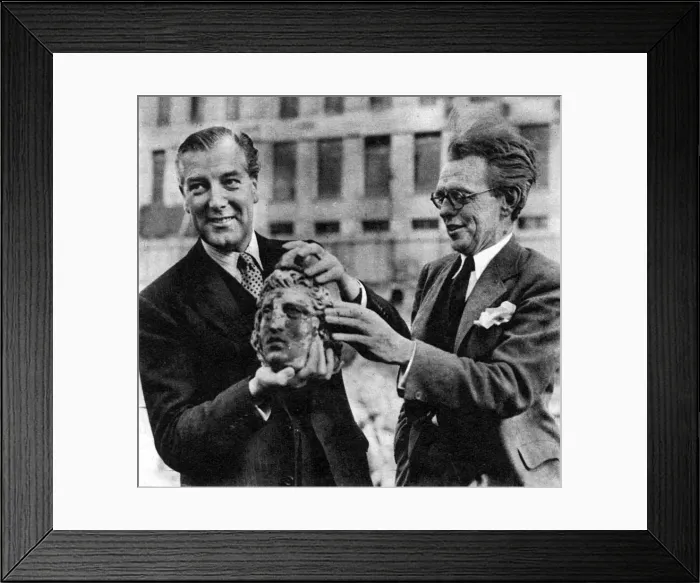 Framed Print : Roman London, Temple of Mithras uncovered 1954 Framed Print : Roman London, Temple of Mithras uncovered 1954