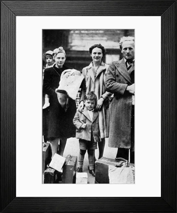 Framed Print : The Channel Island in German Hands, Evacuees Framed Print : The Channel Island in German Hands, Evacuees