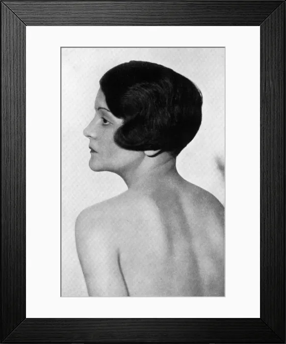 Framed Print : Mrs Sacheverell Sitwell by Madame Yevonde Framed Print : Mrs Sacheverell Sitwell by Madame Yevonde