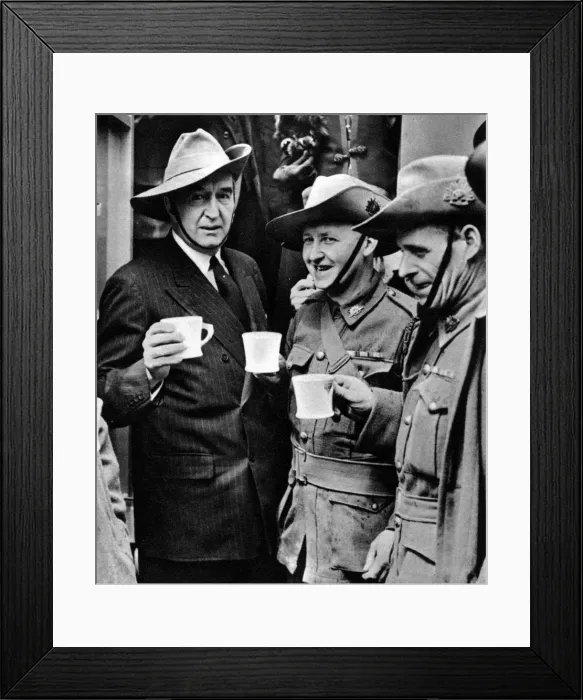 Framed Print : Stanley Bruce Alongside Two Australian Soldiers Framed Print : Stanley Bruce Alongside Two Australian Soldiers