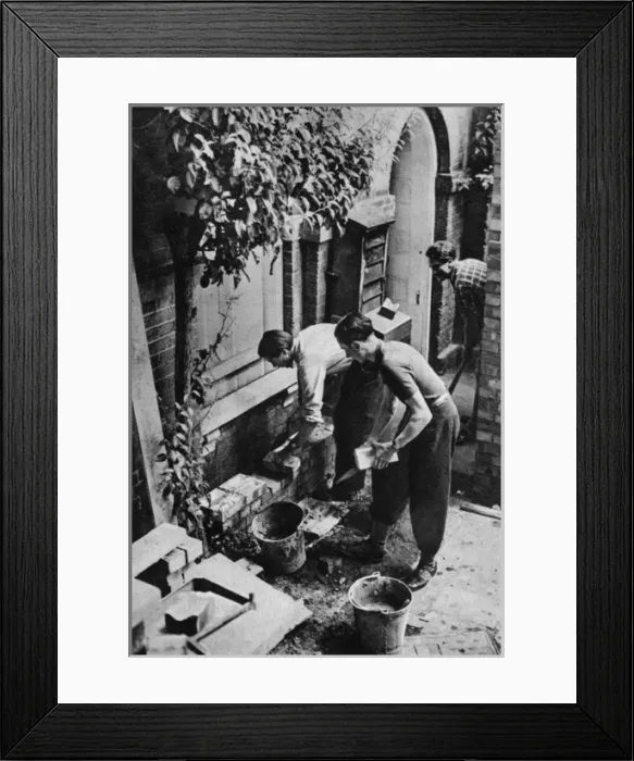Framed Print : Bricklaying at the Architectural Association School Framed Print : Bricklaying at the Architectural Association School