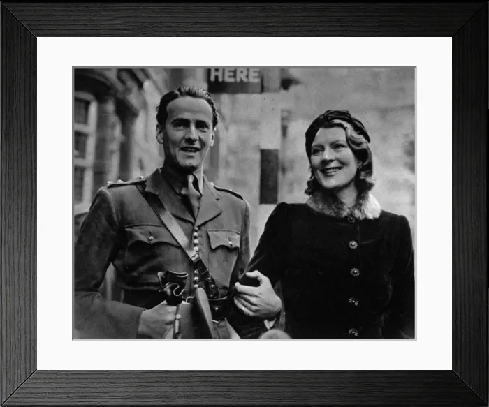 Framed Print : Stephen Vernon and Ursula Filmer-Sankey Framed Print : Stephen Vernon and Ursula Filmer-Sankey