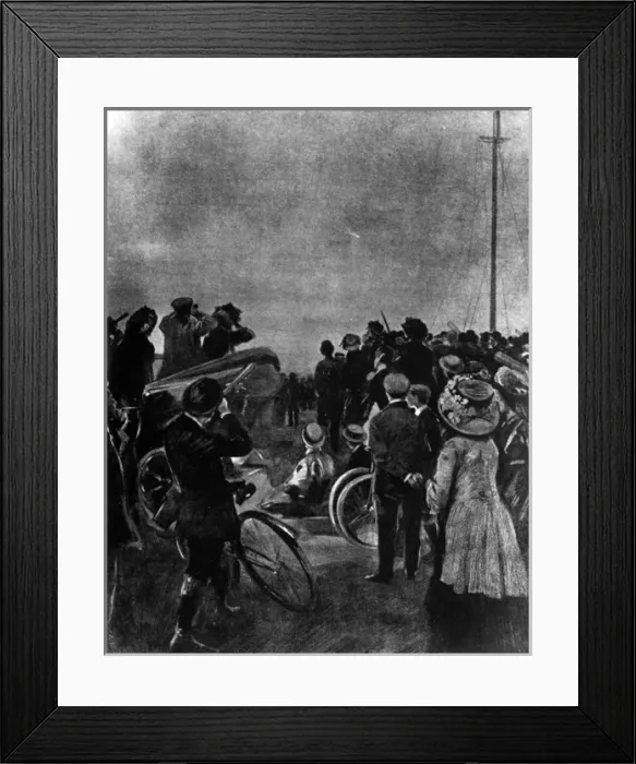Framed Print : Halleys Comet over Hampstead Heath, London, May 1910 Framed Print : Halleys Comet over Hampstead Heath, London, May 1910
