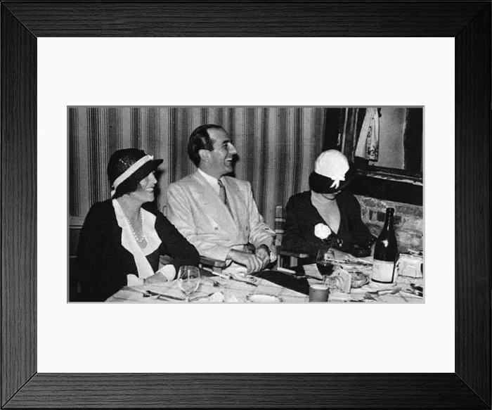 Framed Print : Lady Milford Haven & Gloria Vanderbilt in Bray Framed Print : Lady Milford Haven & Gloria Vanderbilt in Bray