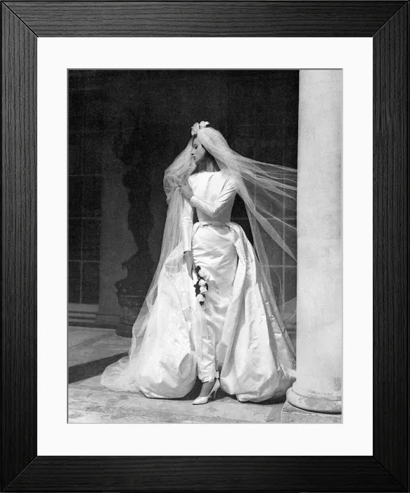 Framed Print : Belinda Bellville wedding gown Framed Print : Belinda Bellville wedding gown