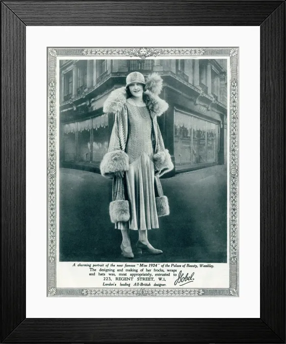 Framed Print : Isobel - fashion house on Regent Street, London Framed Print : Isobel - fashion house on Regent Street, London