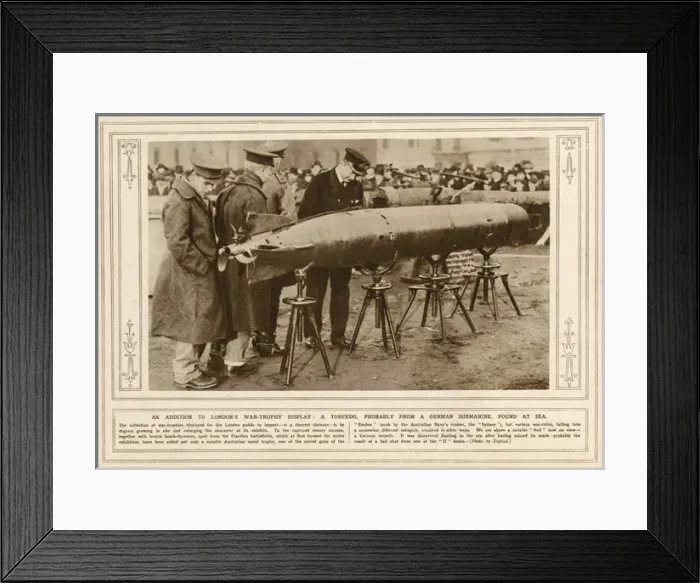 Framed Print : War trophies on display in London, 1915 Framed Print : War trophies on display in London, 1915