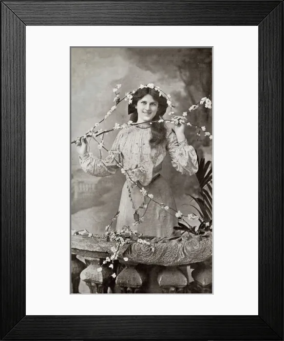 Framed Print : Zena Dare (1887 - 1975), English singer and actress, popular young actress at the time Framed Print : Zena Dare (1887 - 1975), English singer and actress, popular young actress at the time