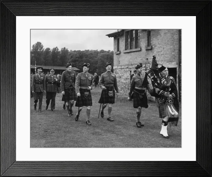 Framed Print : Duke of Edinburgh visting Queens Own Cameron Highlanders Framed Print : Duke of Edinburgh visting Queens Own Cameron Highlanders