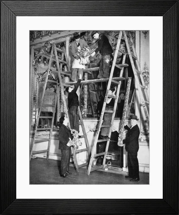 Framed Print : Dismantling Norfolk House, St Jamess Square