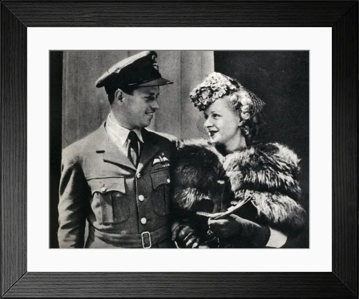 Framed Print : Wing Commander Guy Gibson & wife at Buckingham Palace for VC