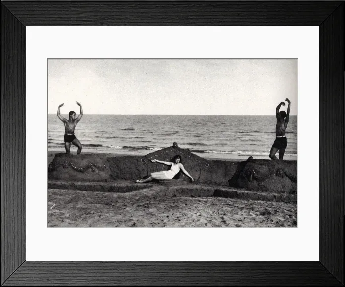 Framed Print : Oliver Messel, Mme Lelong and Serge Lifar at Venice Lido Framed Print : Oliver Messel, Mme Lelong and Serge Lifar at Venice Lido