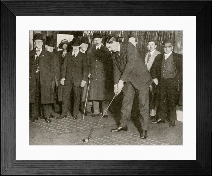 Framed Print : A Champion at Harrods Framed Print : A Champion at Harrods